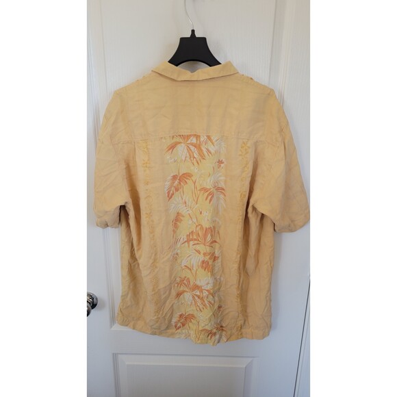 Men's 100% Silk Tommy Bahama Hawaiian Button Down Shirt - Picture 2 of 5